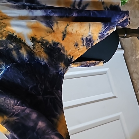 Tie dye shirt and matching long pants. - Picture 3 of 8